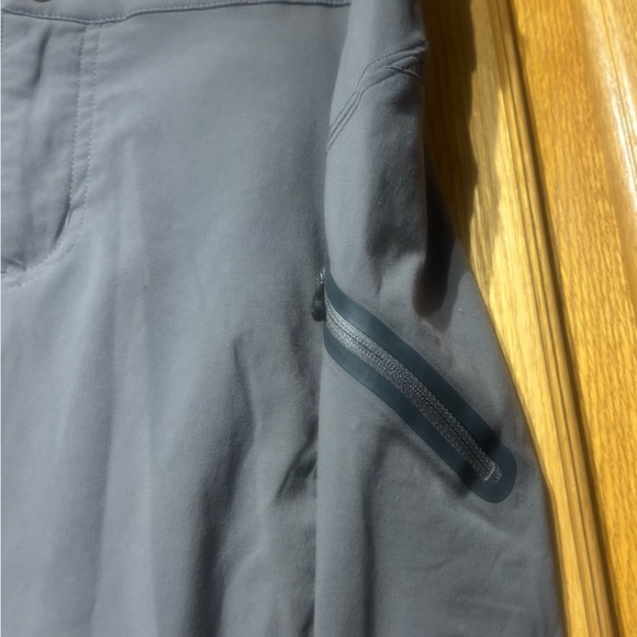 Columbia Titaniun Omni-Shade Gray Capris Knee Hiking Trail Pants Women’s Size 8 - Picture 2 of 9